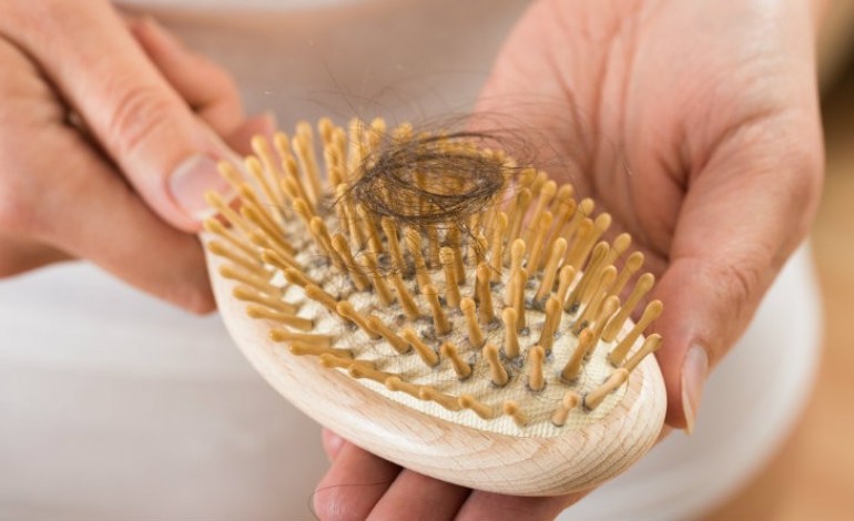 Cure naturali caduta capelli