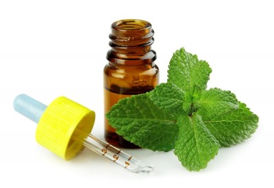 peppermint oil 400x275
