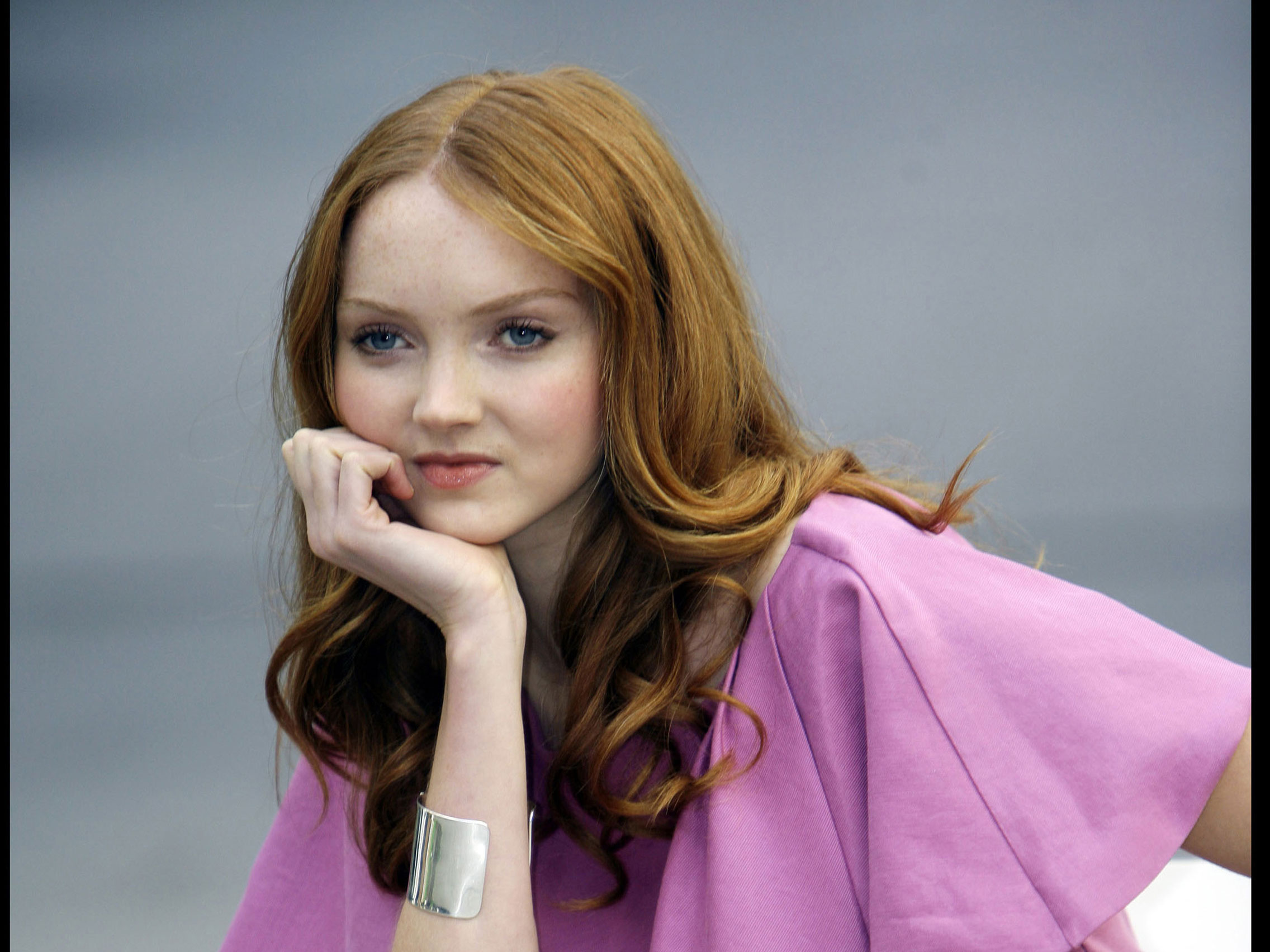 come minimizzare viso rotondo come modella Lily Cole