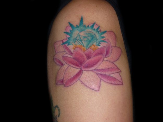 tatuaggio fiore di loto