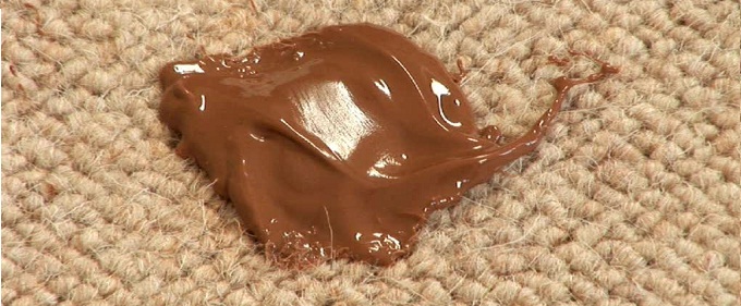 come eliminare macchie di cioccolato