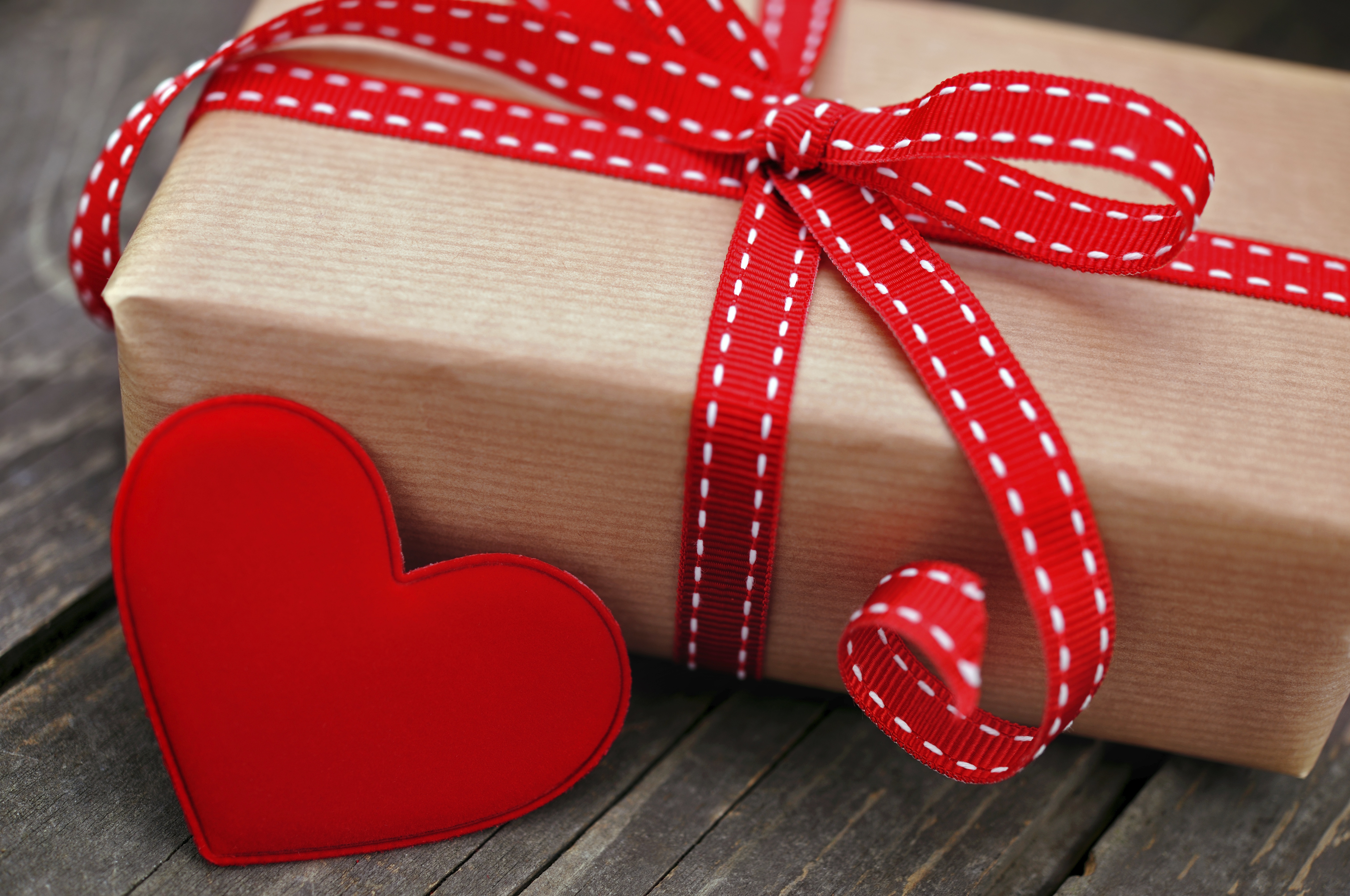 box gift holiday heart red tape