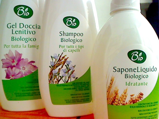 Come scegliere uno shampoo biologico per capelli grassi
