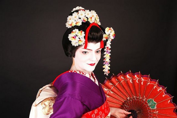 Come fare trucco geisha per Carnevale