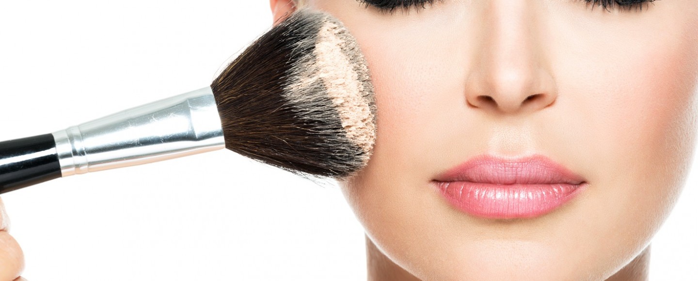 Differenza tecnica trucco baking e contouring