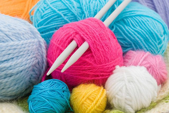 I 6 benefici inaspettati del lavoro a maglia