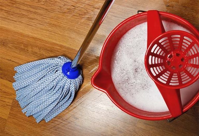 Come pulire parquet molto sporco