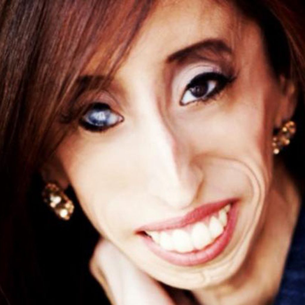 Foto con le donne più brutte del mondo