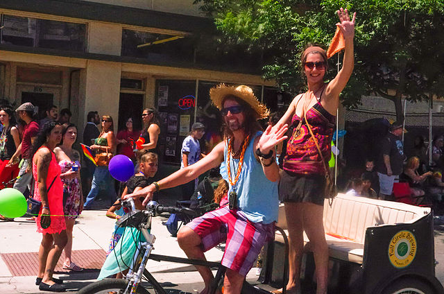 640px Smiley with a new girl 18247940844