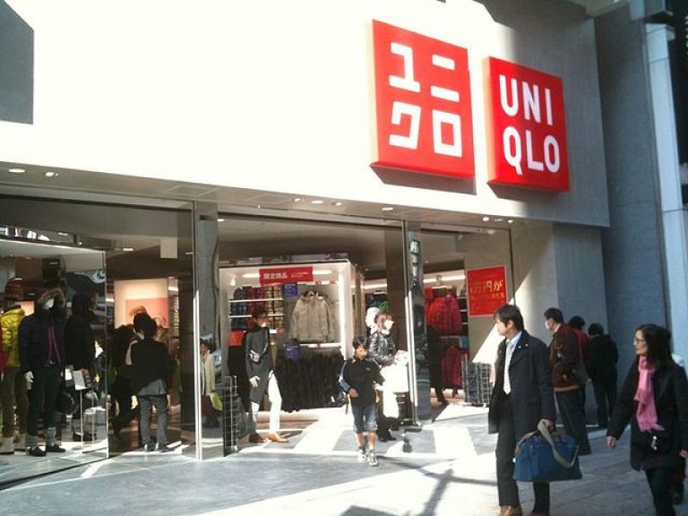 640px Uniqlo Ginza shop