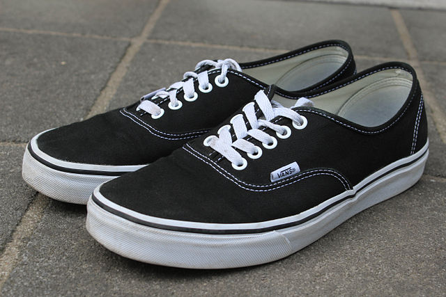 640px Vans Authentic schwarz