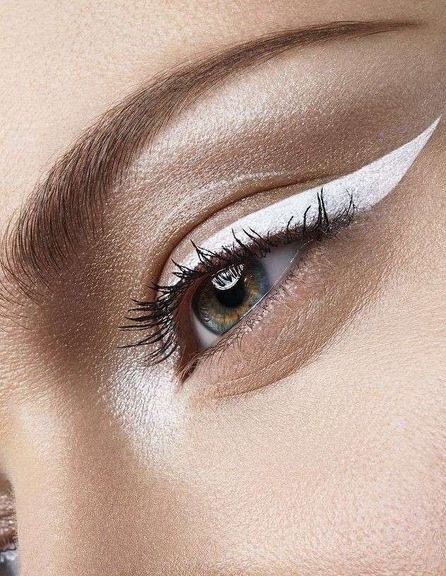 Cinque make up con eyeliner bianco