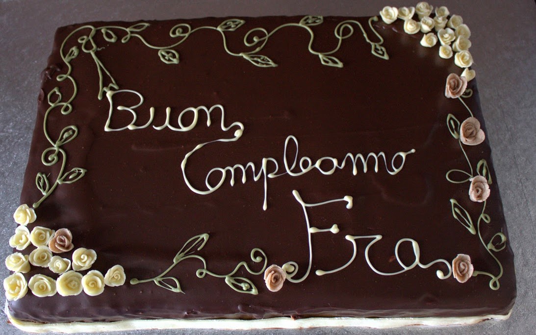 Come scrivere su una torta