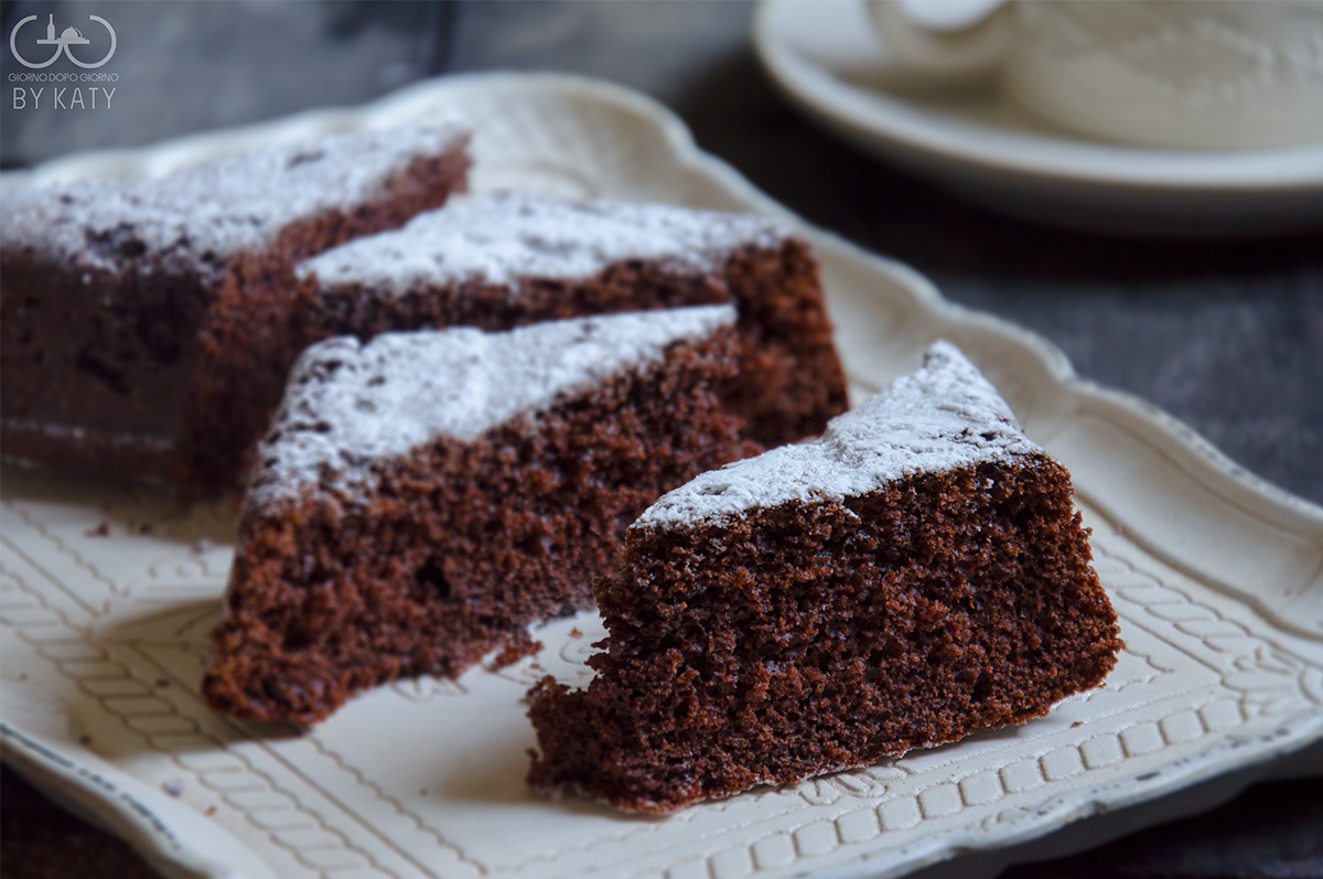 Torta al cioccolato senza uovo e burro: ricetta bimby