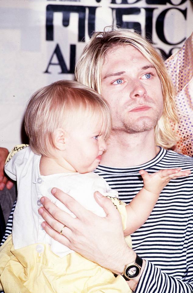 Kurt con in braccio la piccola Frances Bean