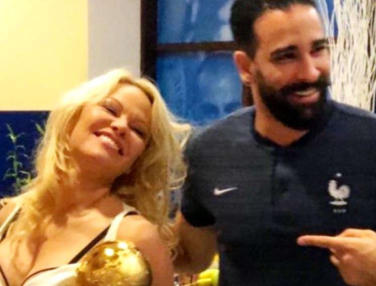 Pamela Anderson e Adil Rami