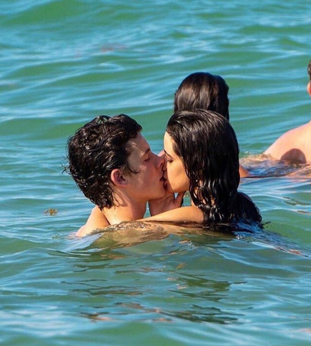 Shawn Mendez Camila Cabello bacio