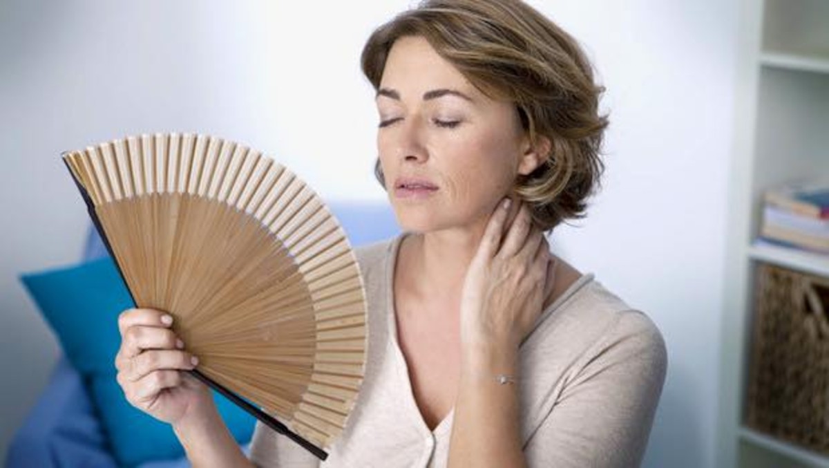 capelli grassi in menopausa