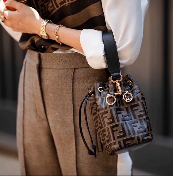 borsa secchiello fendi