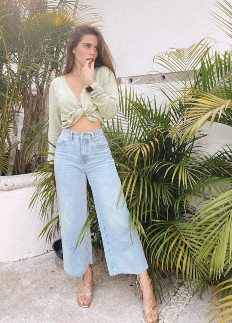 Pantaloni cropped Stradivarius