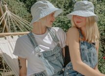 Salopette jeans come indossarla