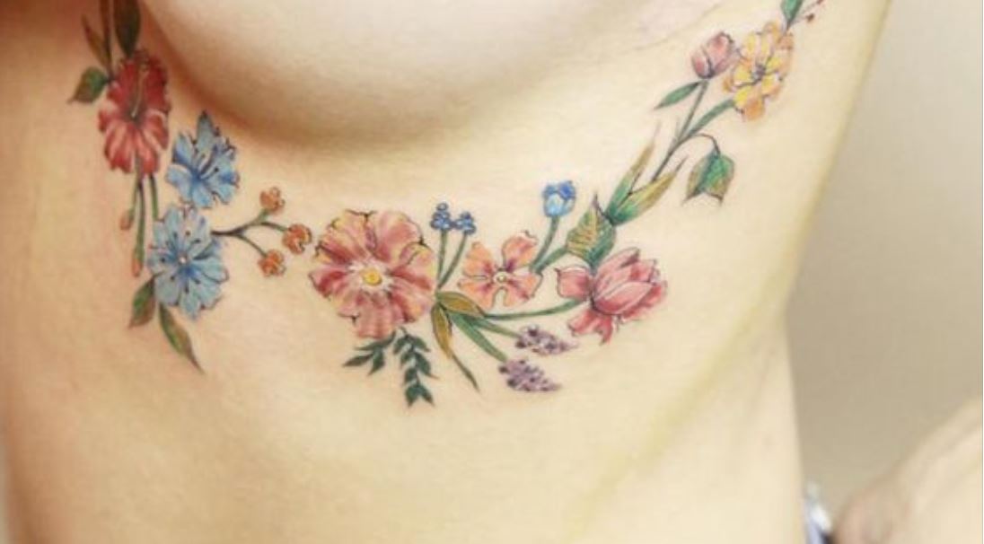 tatuaggio seno laterale