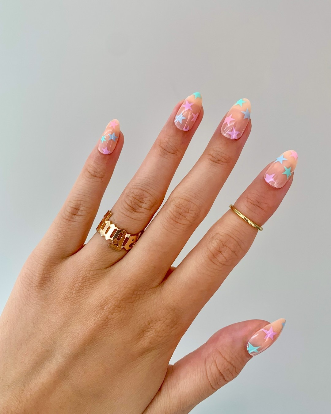 unghie colori pastello