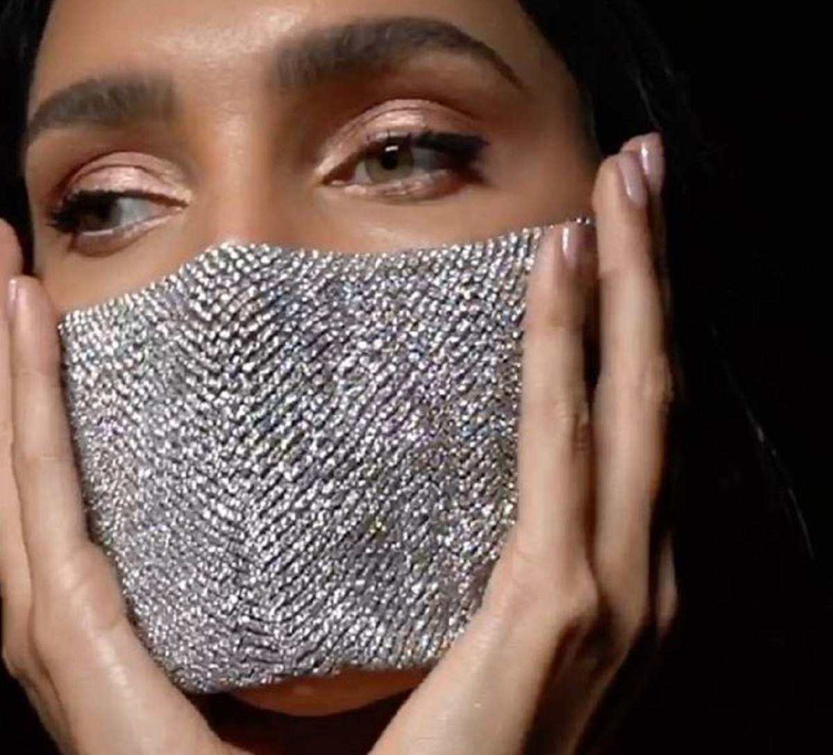 coronavirus mascherina diamanti