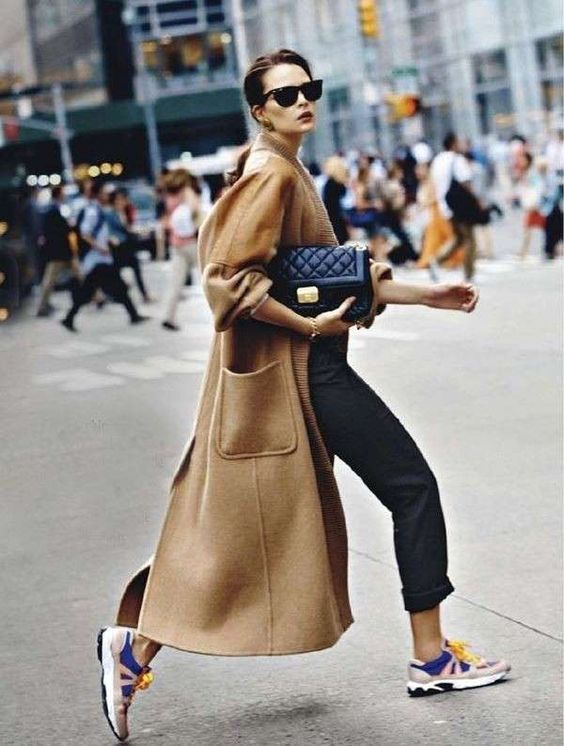 come indossare pantaloni neri