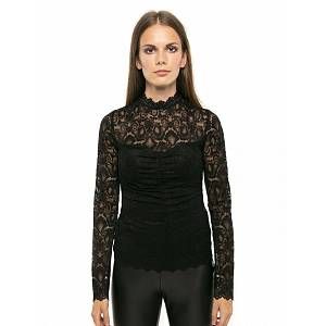 come indossare pantaloni neri