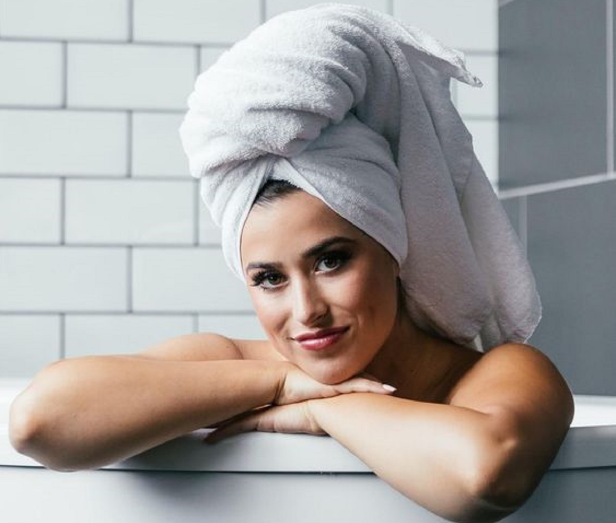 Avvolgere I Capelli Con L Asciugamano Dopo Lo Shampoo Fa Male Donne Magazine