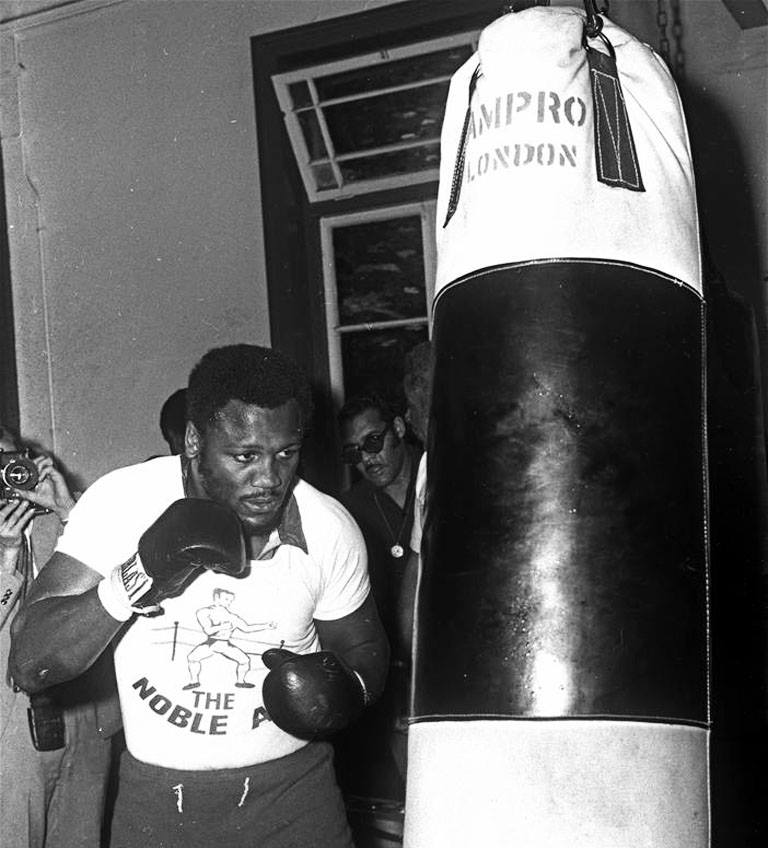 chi era joe frazier