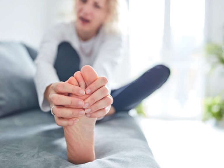 crampi notturni alle gambe rimedi