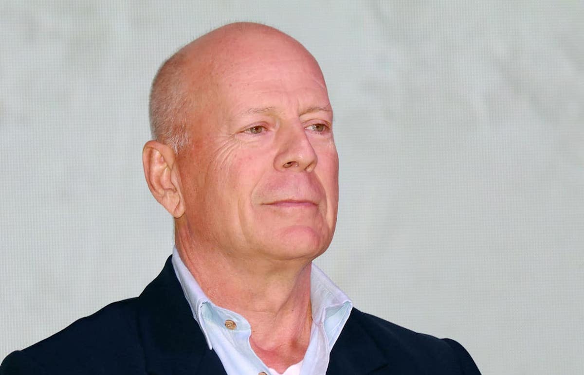 Bruce Willis senza mascherina