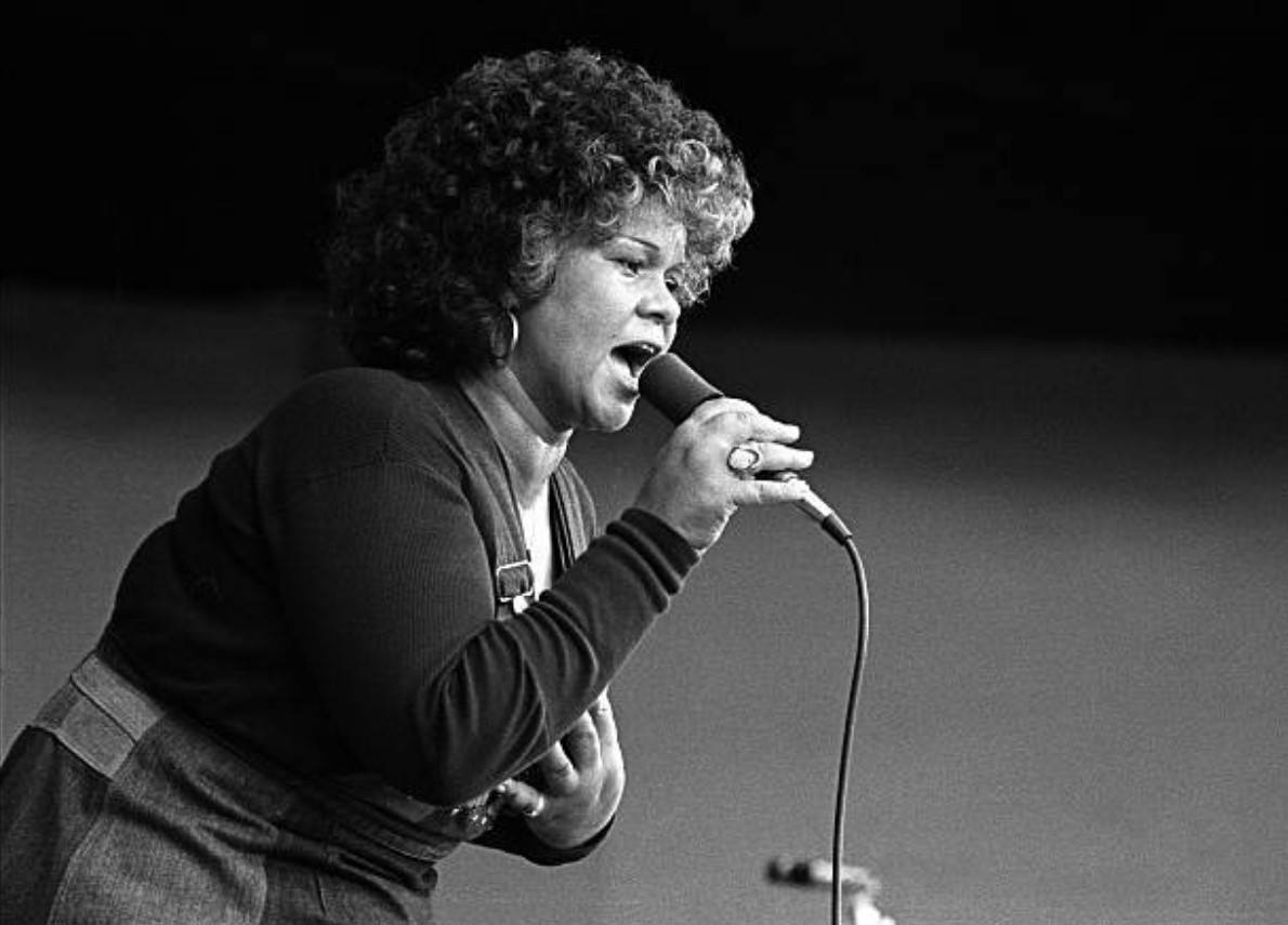 chi era etta james