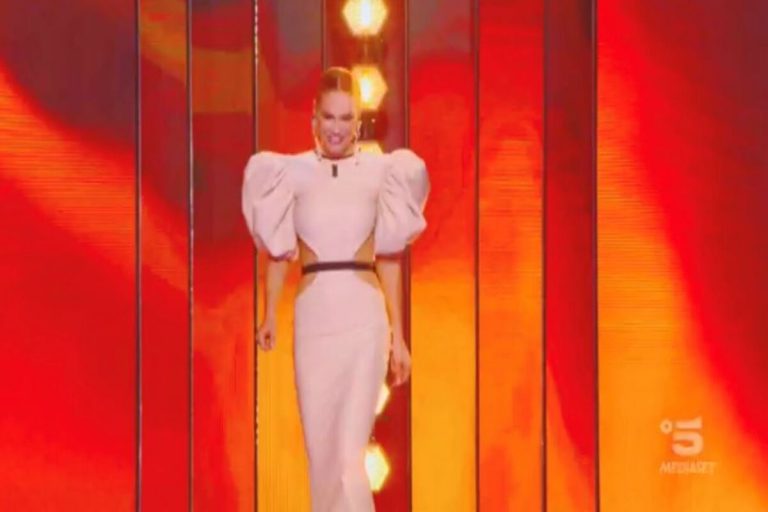 isola dei famosi ilary blasi look dodicesima puntata