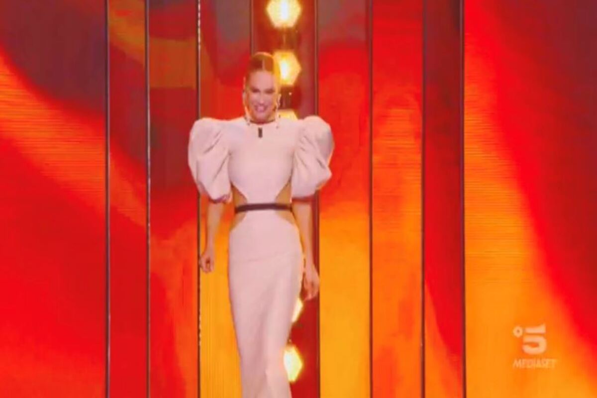 isola dei famosi ilary blasi look dodicesima puntata