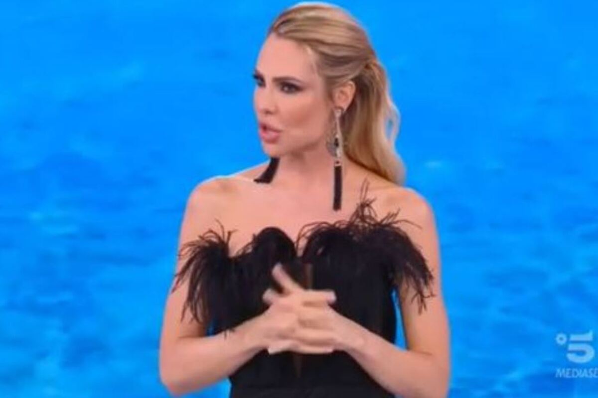 isola dei famosi ilary blasi look tredicesima puntata