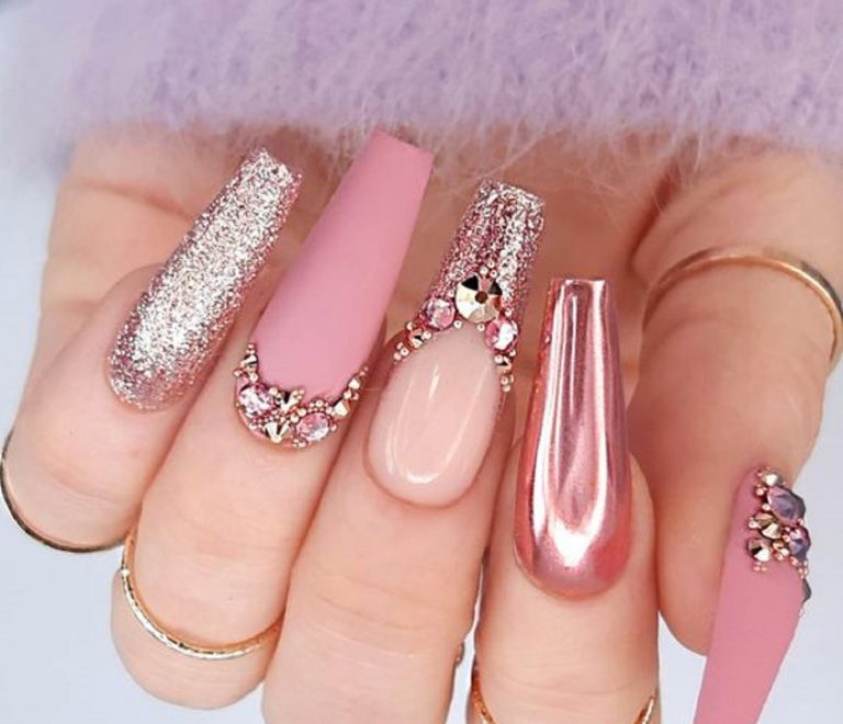 press on nails tendenza mani