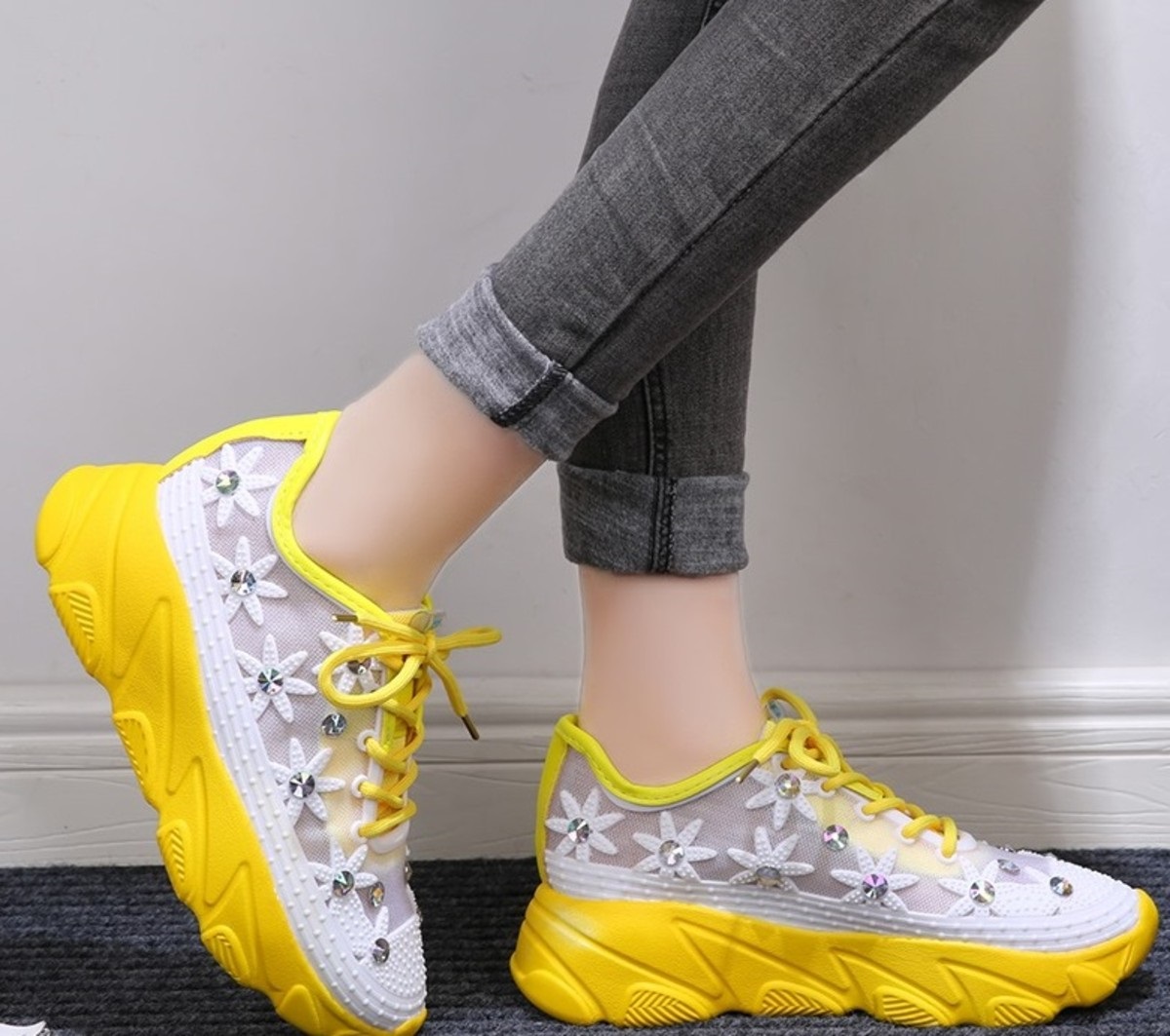 Scarpe da ginnastica estive modelli in trend