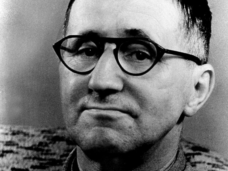 Chi era Bertolt Brecht: