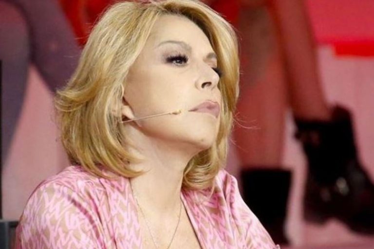 anna pettinelli amici 21 replica