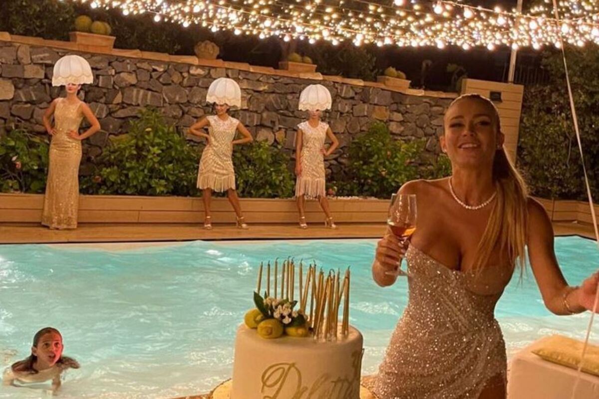 diletta leotta compleanno donne lampadario