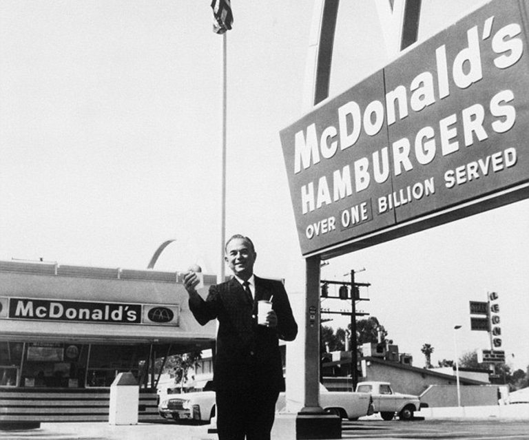 Chi era Ray Kroc