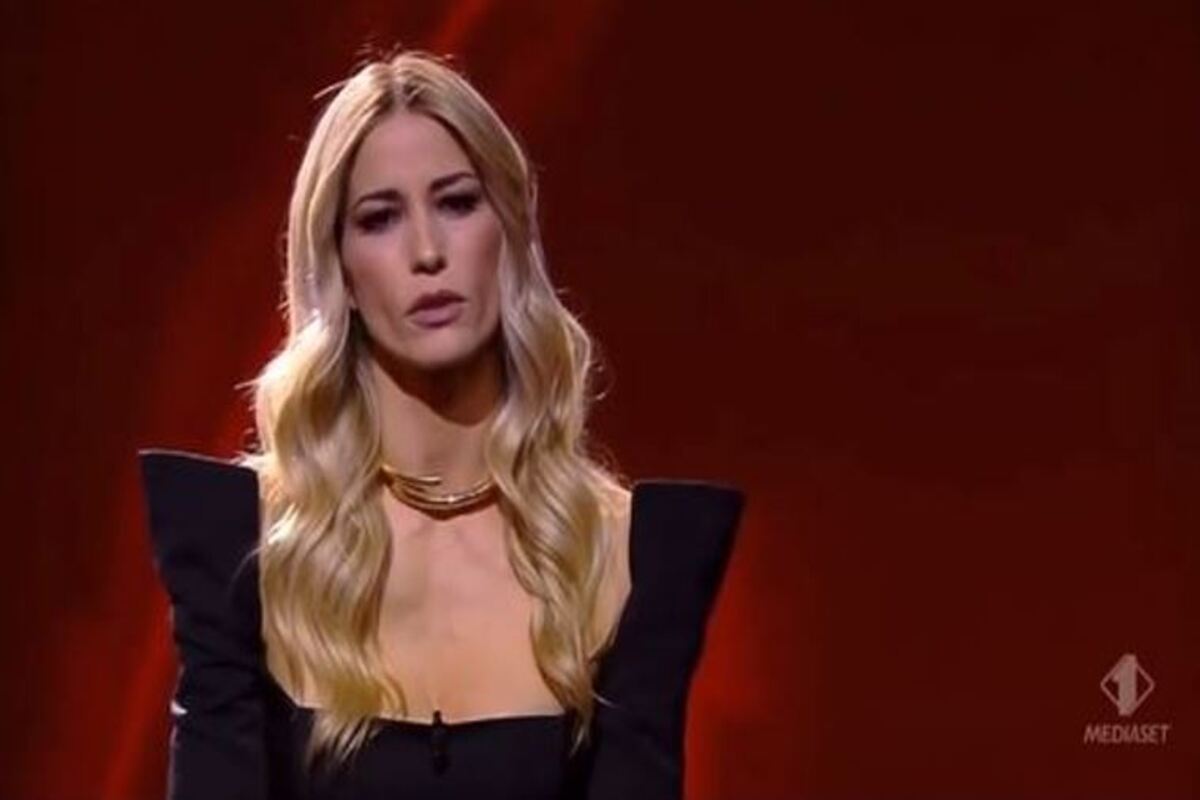 elena santarelli le iene monologo