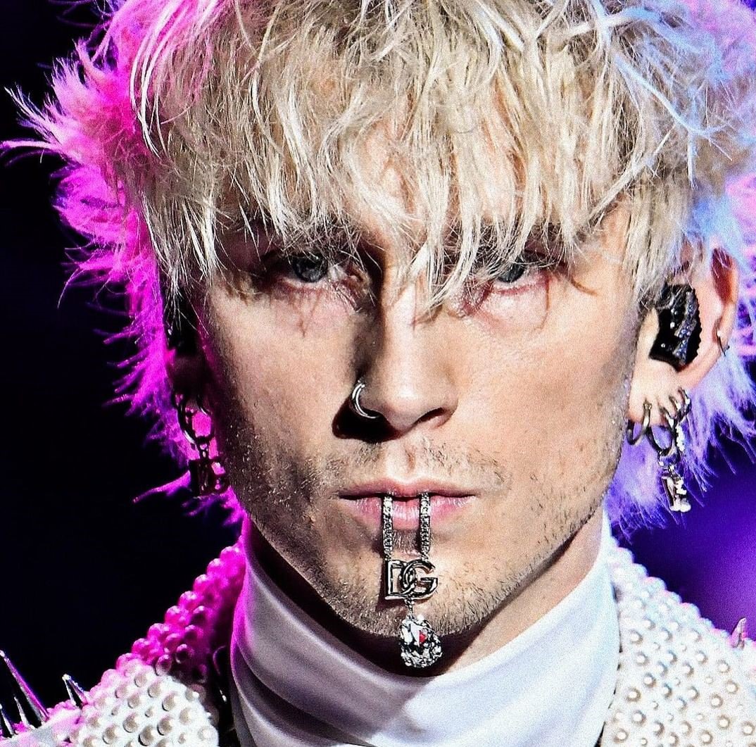 dolce e gabbana machine gun kelly