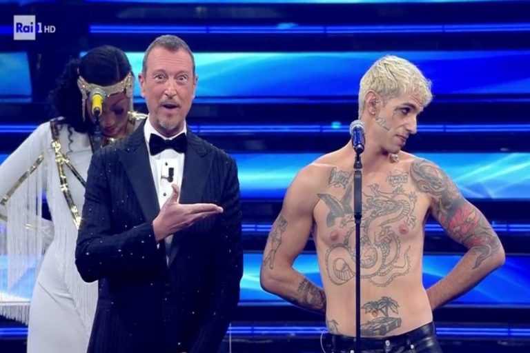 sanremo 2022 achille lauro si battezza