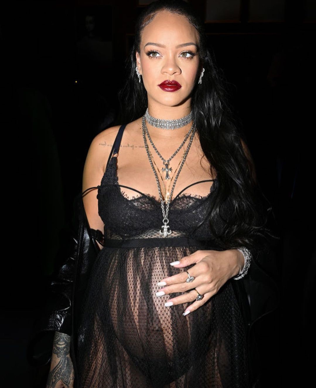 rihanna incinta paris fashion week