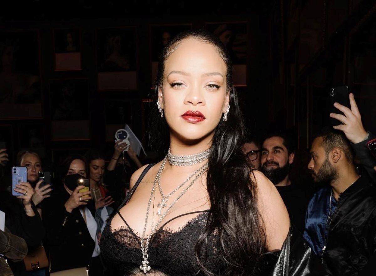 rihanna incinta paris fashion week
