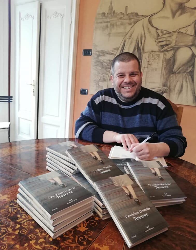 Crocifisso Dentello chi è, carriera, libri
